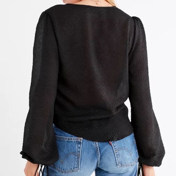 UO Cinnamon Tie-Front Balloon Sleeve Blouse - Picture 2 of 6